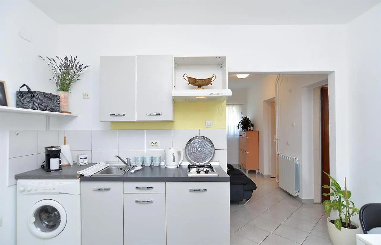 Apartment Tania 1085