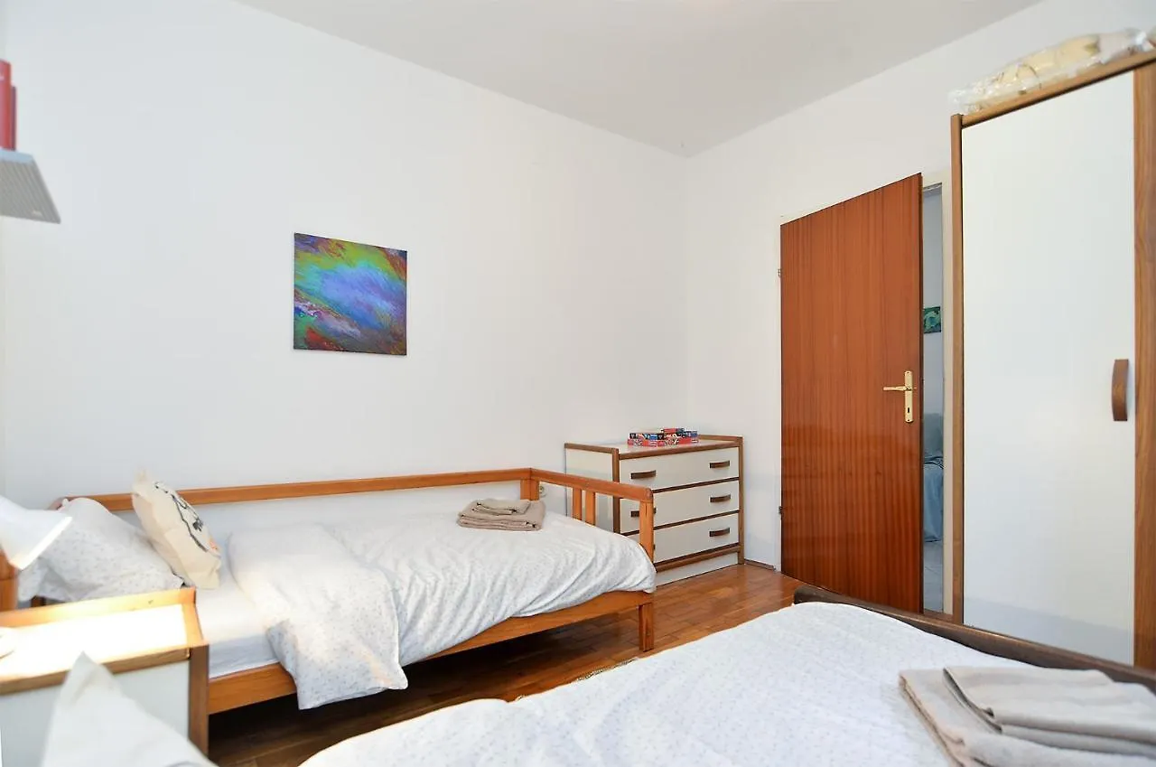 Apartment Tania 1085 0*, Pula Croatia