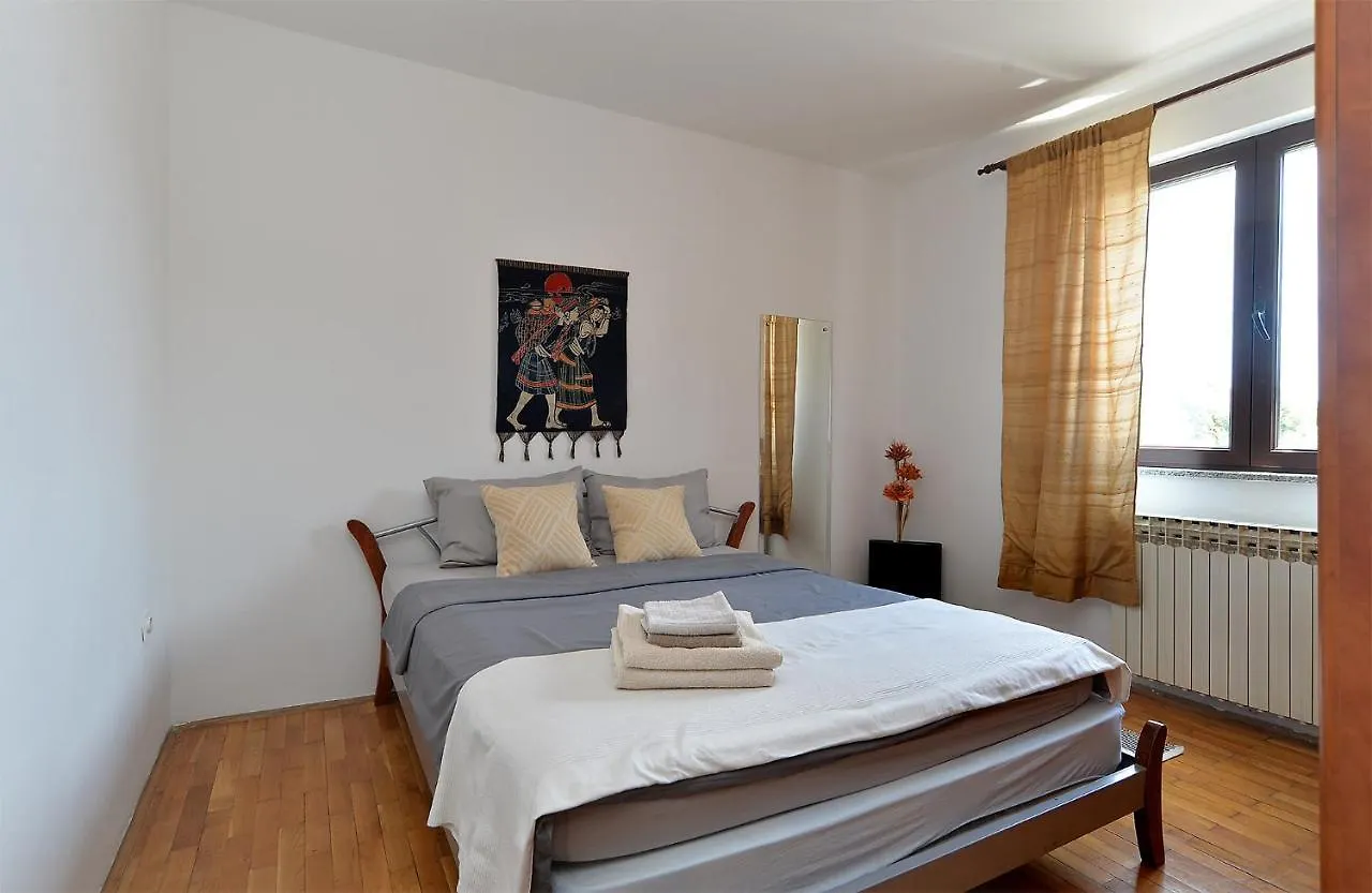 Apartment Tania 1085 Pula