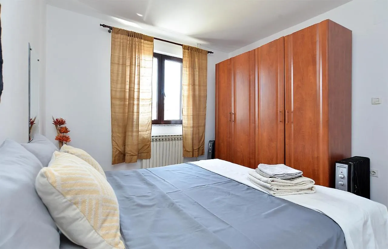 Apartment Tania 1085